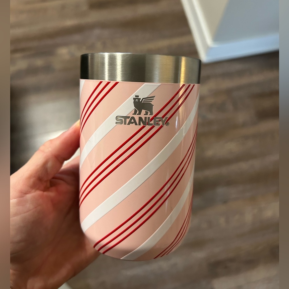 Stanley Christmas Limited Edition Strawberry Twist 12oz tumbler